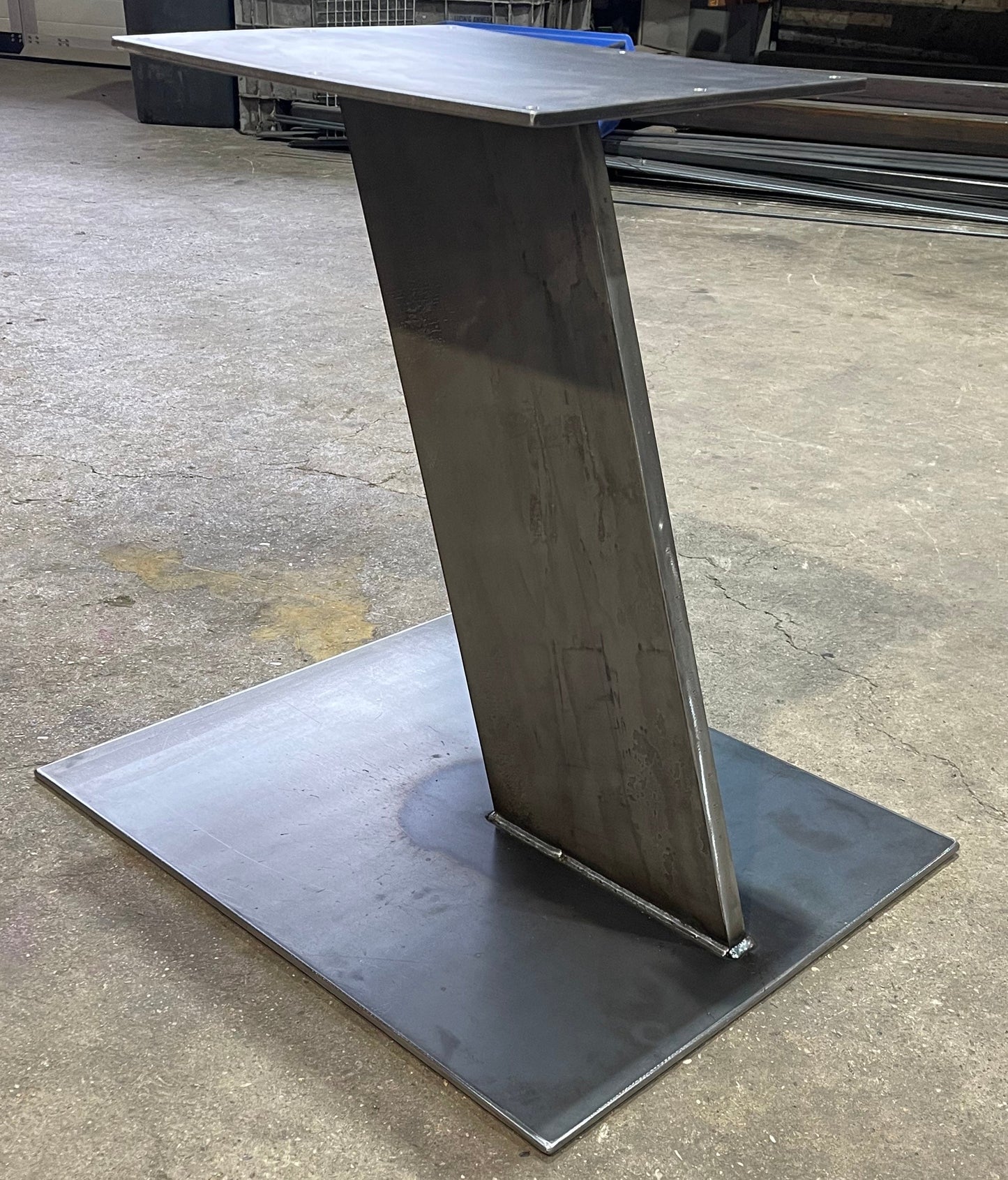 Tischgestell Mittelfuß schräg Stahl Industrial Style