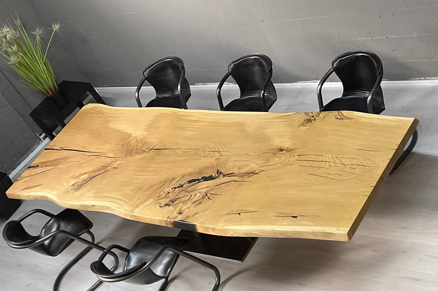 Eiche Tischplatte mit Baumkante