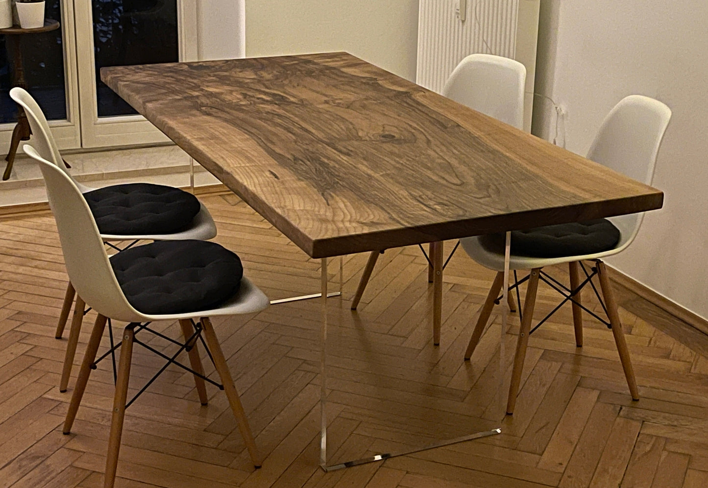 Plexiglas Tischbeine für Massivholztische – Luxus & Leichtigkeit