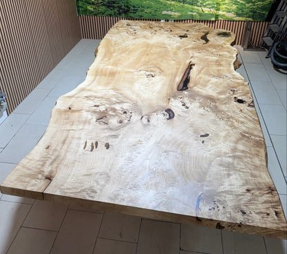 Maserpappel Tischplatte mit Baumkante 306x145x5cm