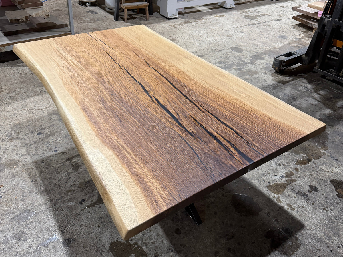 Sumpfeiche Tischplatte mit Baumkante 180x110x5cm