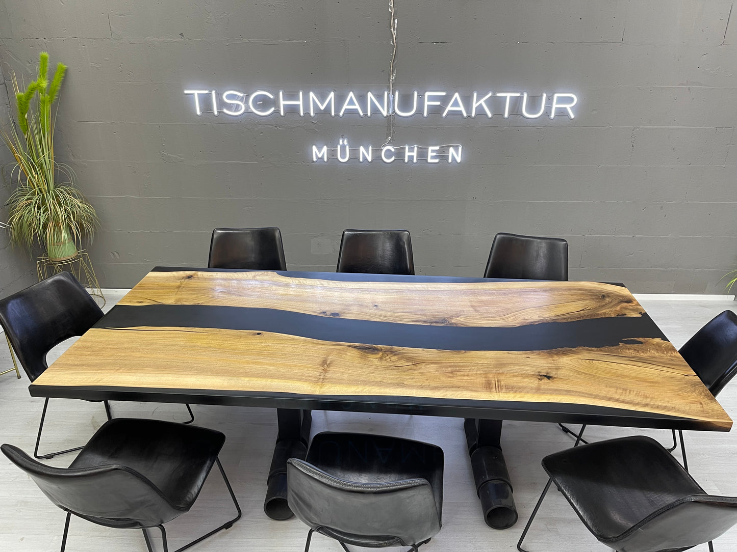 Walnuss Tischplatte mit gerader Kante